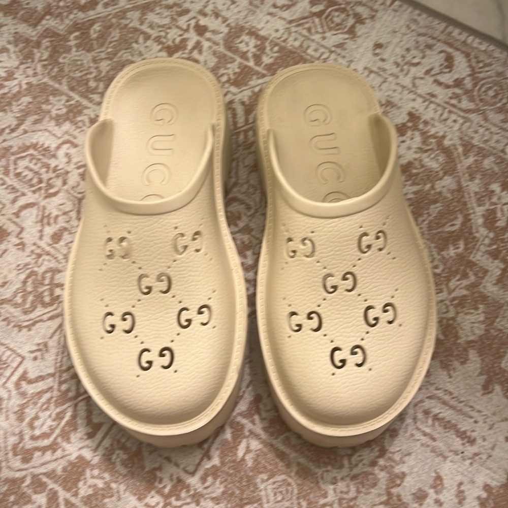 Clogs